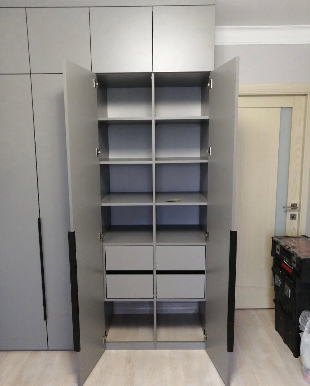 Распашной шкаф из лдсп, Р-015